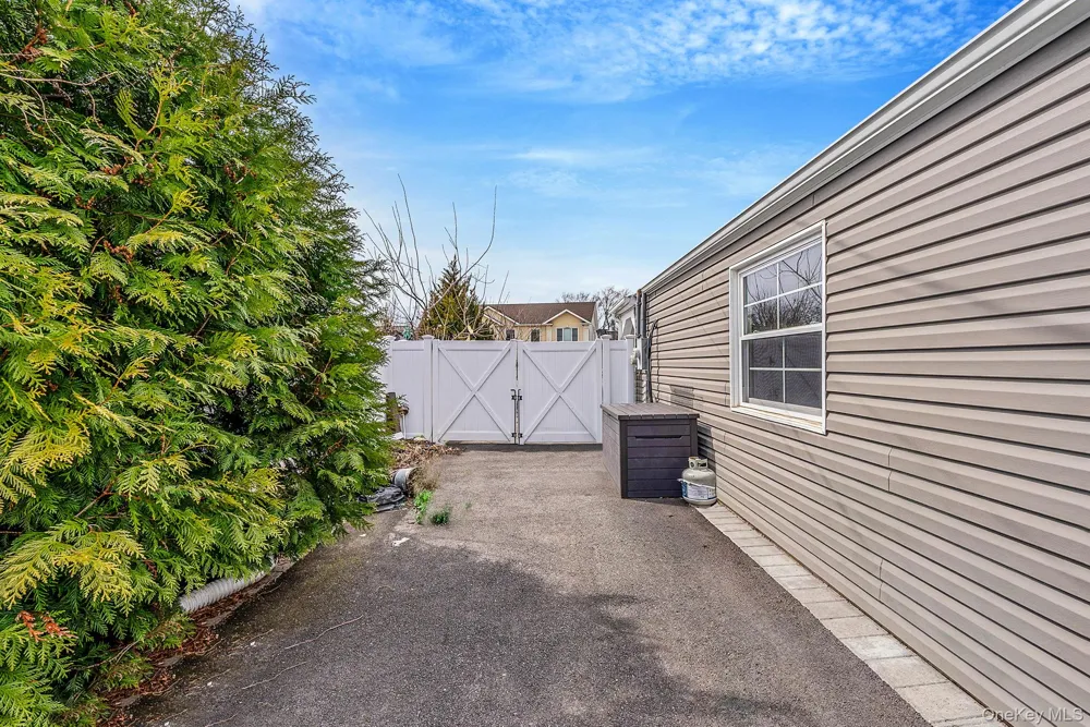 2 Drake Lane Levittown, NY 11756