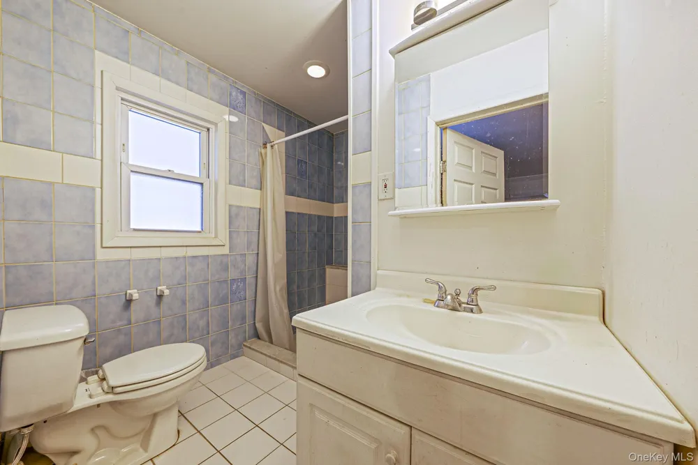 2 Drake Lane Levittown, NY 11756