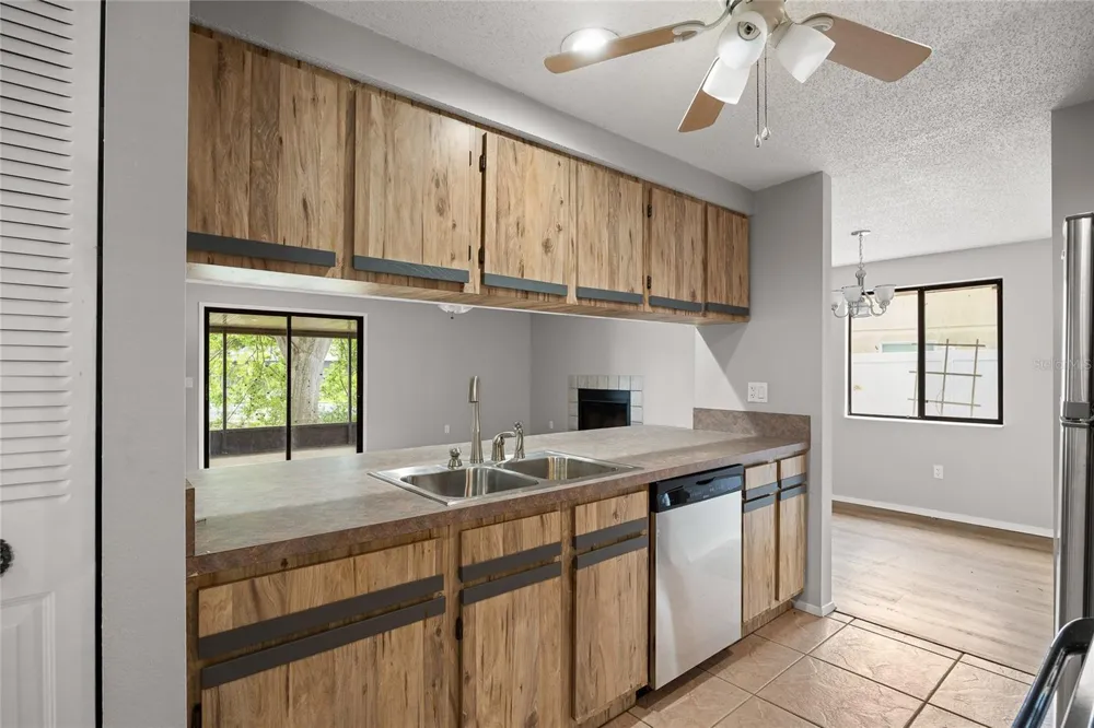 627 TIMBER BAY CIRCLE W Oldsmar, FL 34677