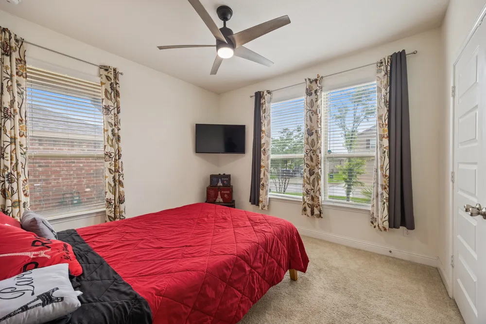 2520 Walker Avenue Aubrey, TX 76227