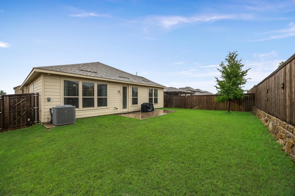 2520 Walker Avenue Aubrey, TX 76227
