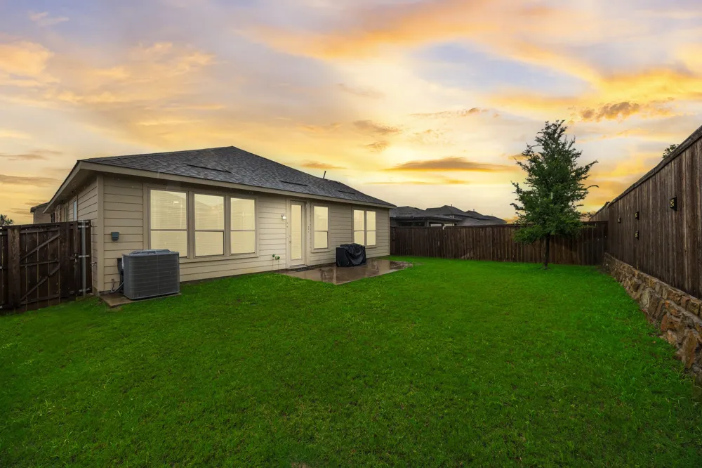 2520 Walker Avenue Aubrey, TX 76227