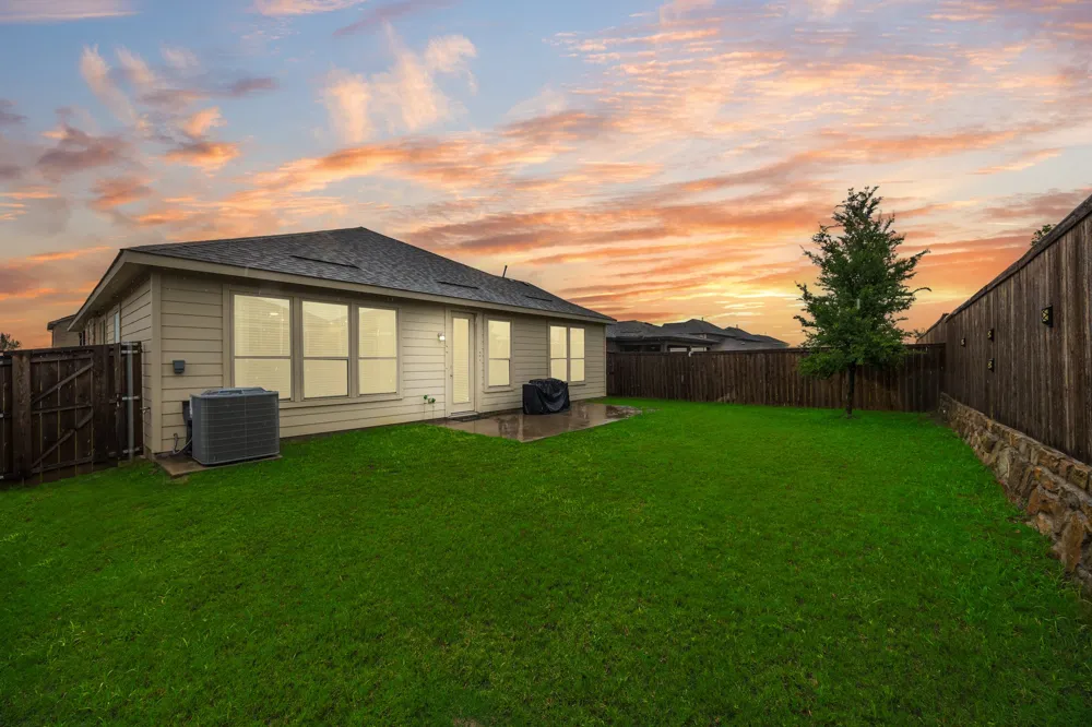 2520 Walker Avenue Aubrey, TX 76227