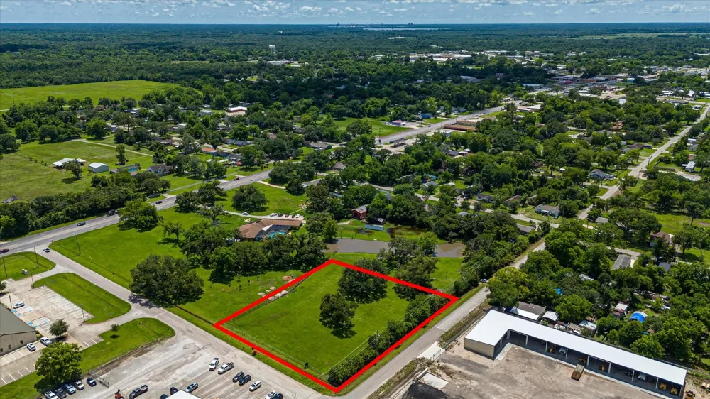 1150 E Brazos Lt 3 Avenue West Columbia, TX 77486