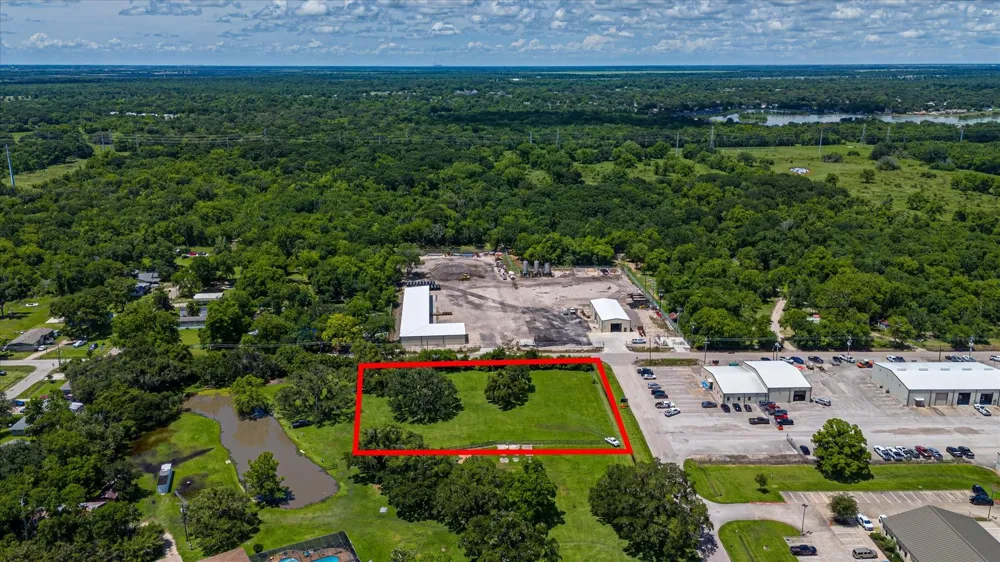 1150 E Brazos Lt 3 Avenue West Columbia, TX 77486