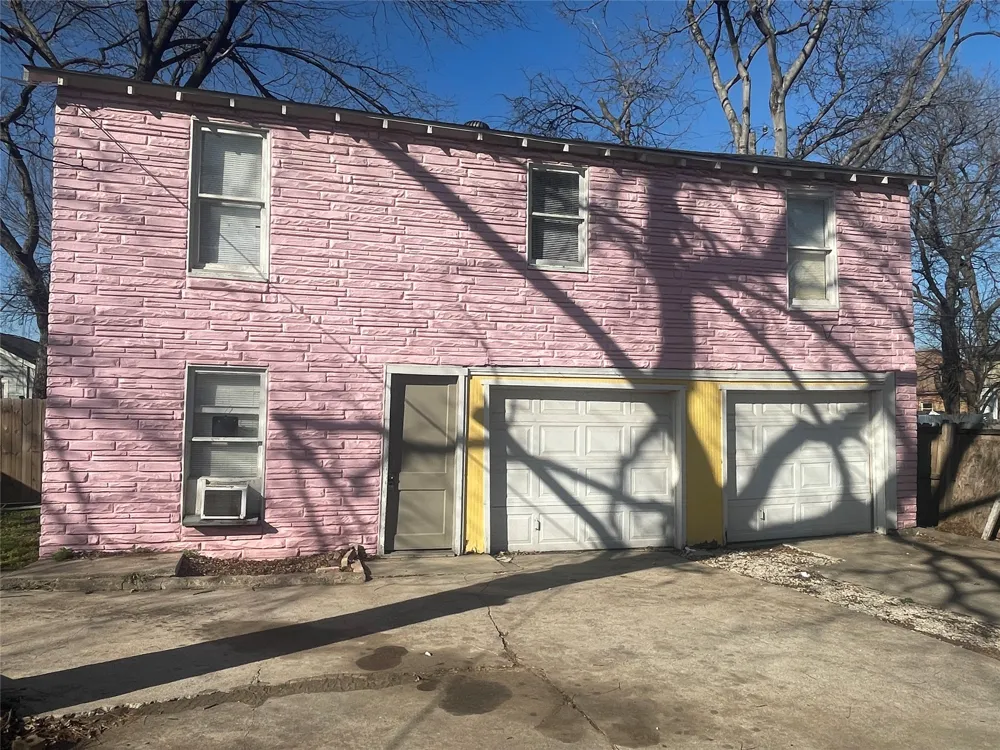 1009 E Humbolt Street Fort Worth, TX 76104