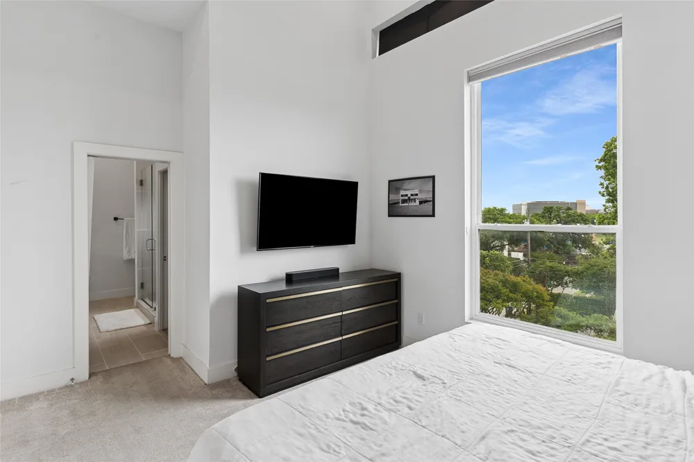 2611 Hondo Avenue #101 Dallas, TX 75219