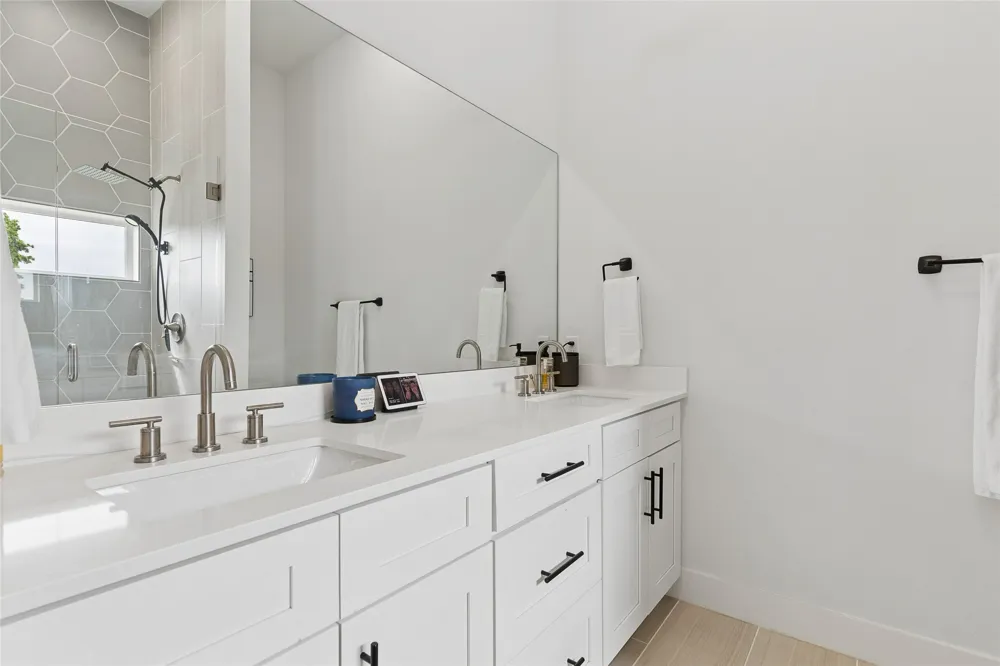 2611 Hondo Avenue #101 Dallas, TX 75219