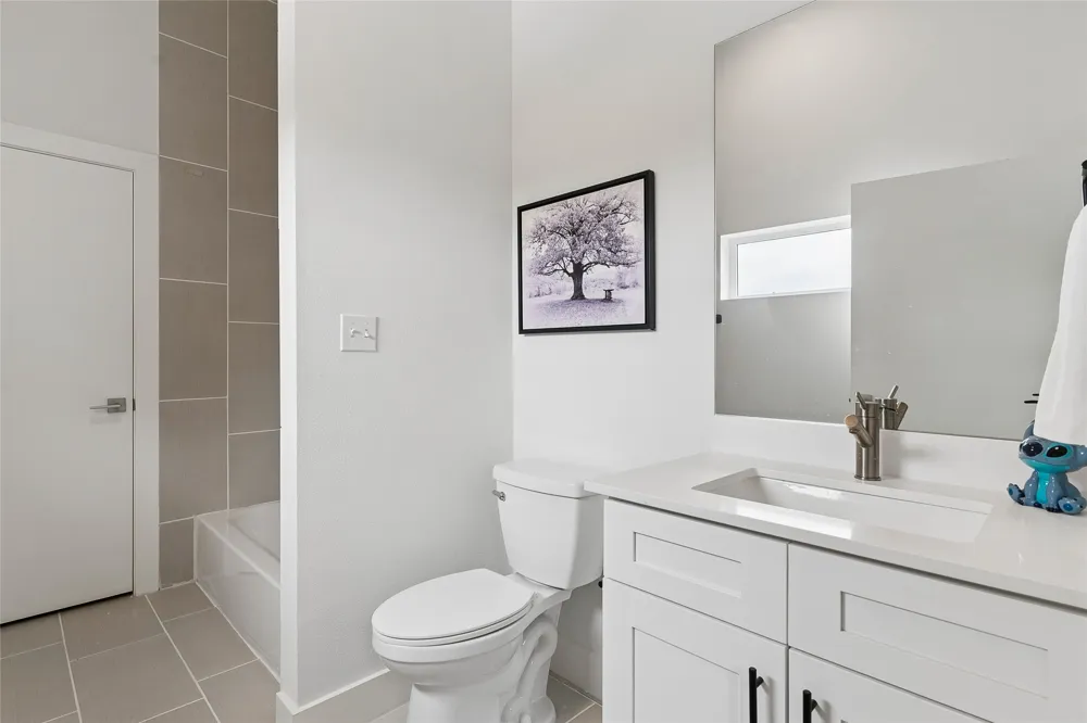 2611 Hondo Avenue #101 Dallas, TX 75219