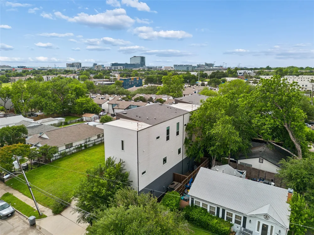 2611 Hondo Avenue #101 Dallas, TX 75219