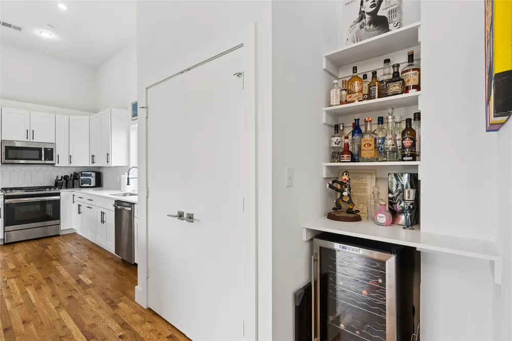 2611 Hondo Avenue #101 Dallas, TX 75219
