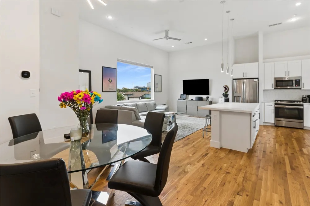 2611 Hondo Avenue #101 Dallas, TX 75219