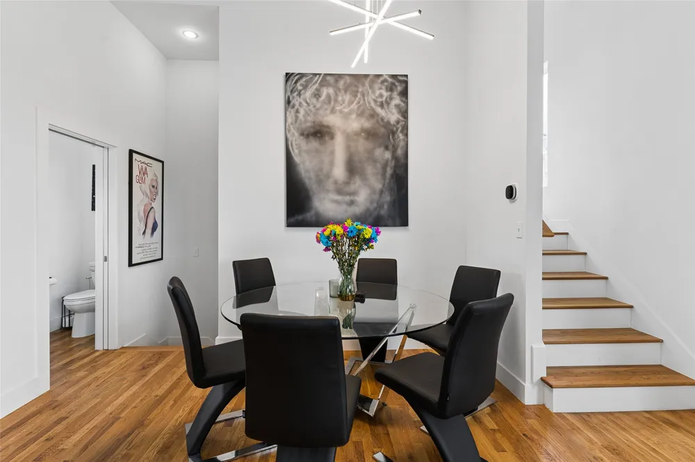 2611 Hondo Avenue #101 Dallas, TX 75219