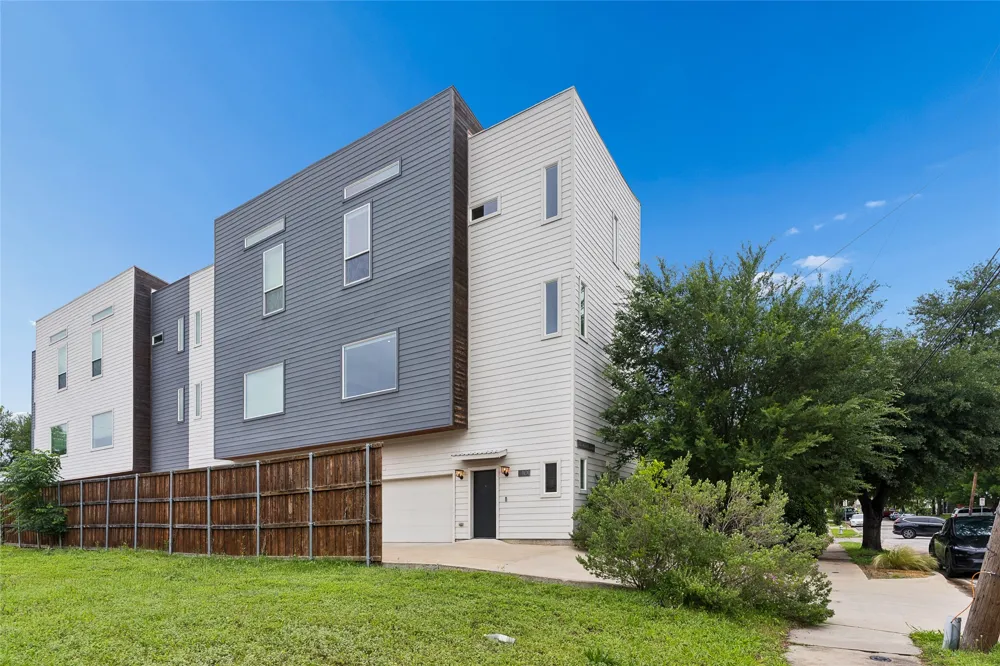 2611 Hondo Avenue #101 Dallas, TX 75219