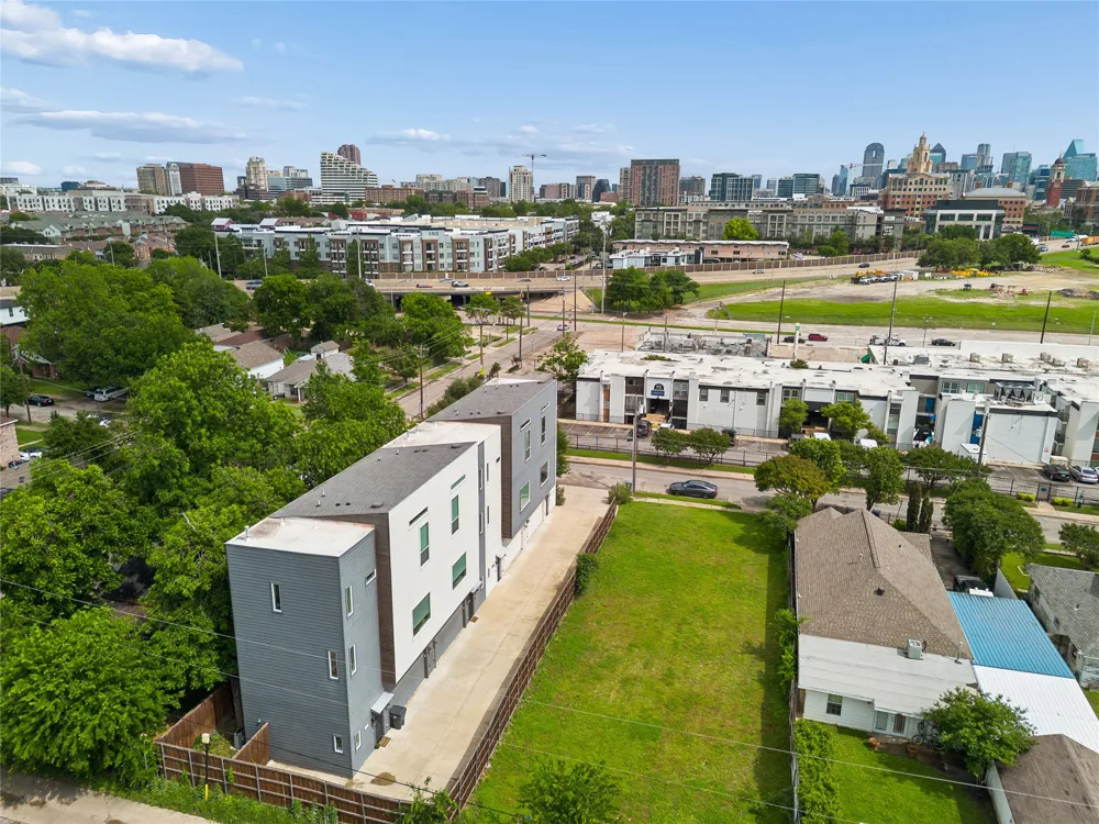2611 Hondo Avenue #101 Dallas, TX 75219