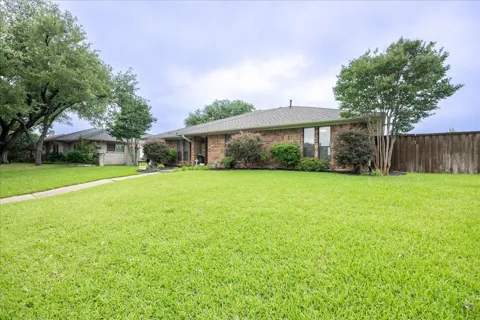 2223 Valley Mill