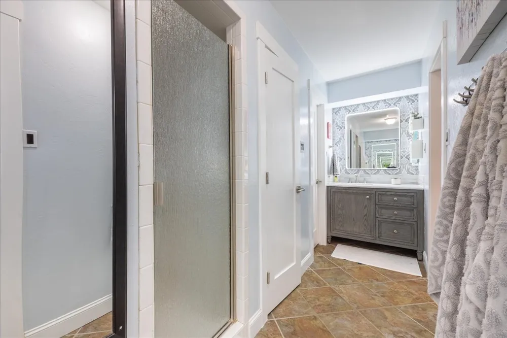 2223 Valley Mill Carrollton, TX 75006