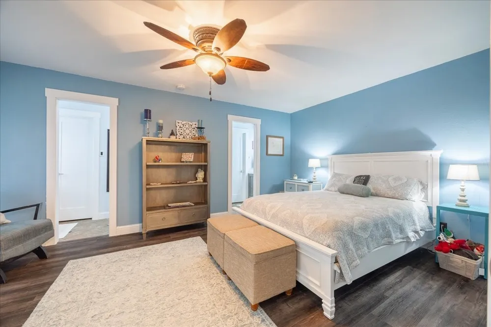 2223 Valley Mill Carrollton, TX 75006