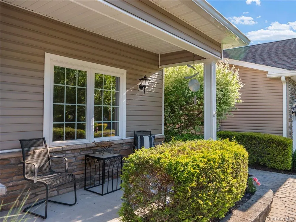 6 WESTMINSTER WAY Pomona, NY 10970