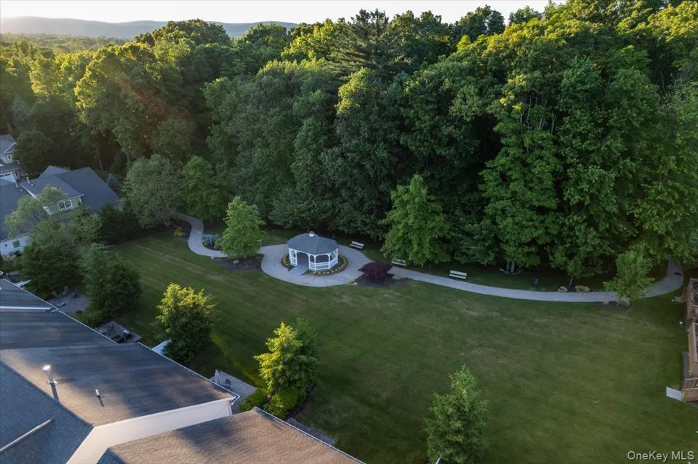 6 WESTMINSTER WAY Pomona, NY 10970