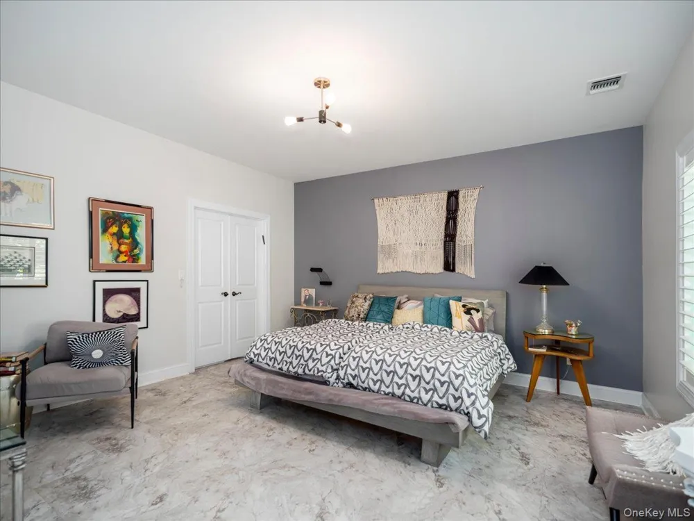 6 WESTMINSTER WAY Pomona, NY 10970
