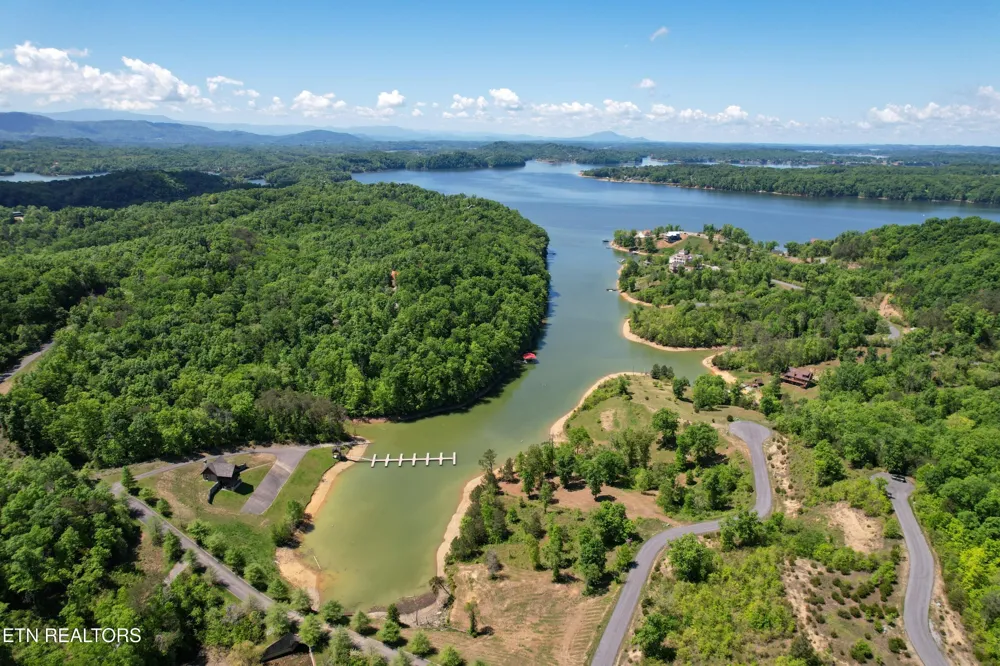 78 Stone Bridge Drive Dandridge, TN 37725