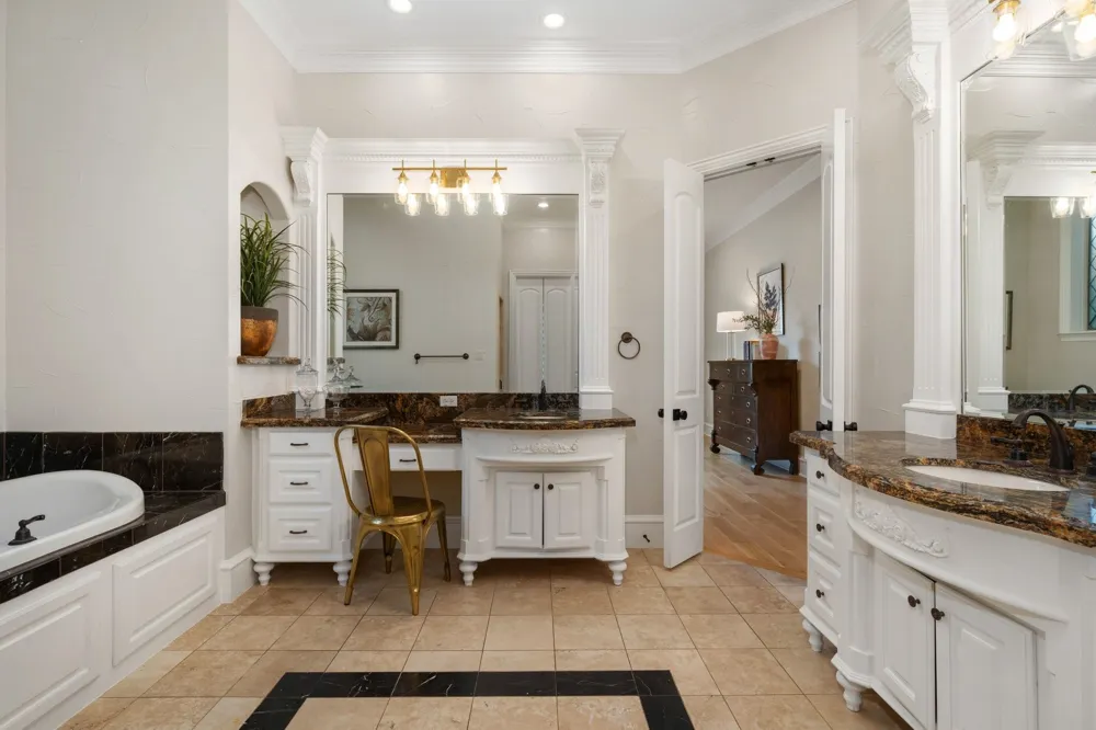 2101 Vail Road Southlake, TX 76092