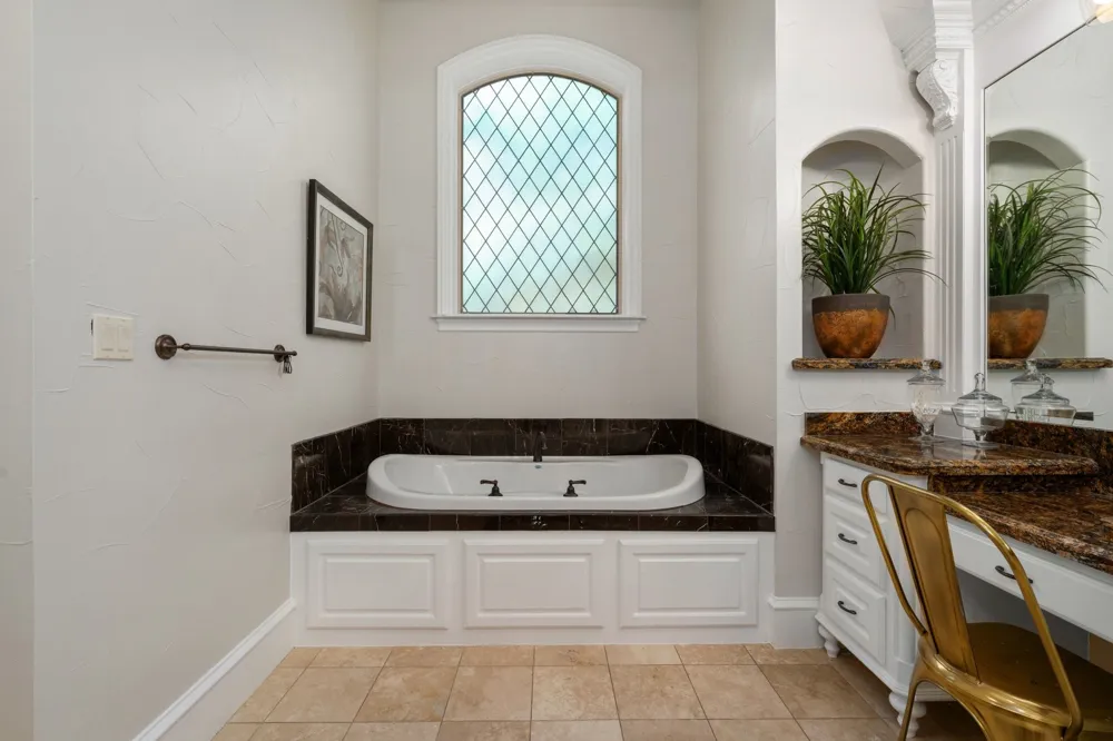 2101 Vail Road Southlake, TX 76092