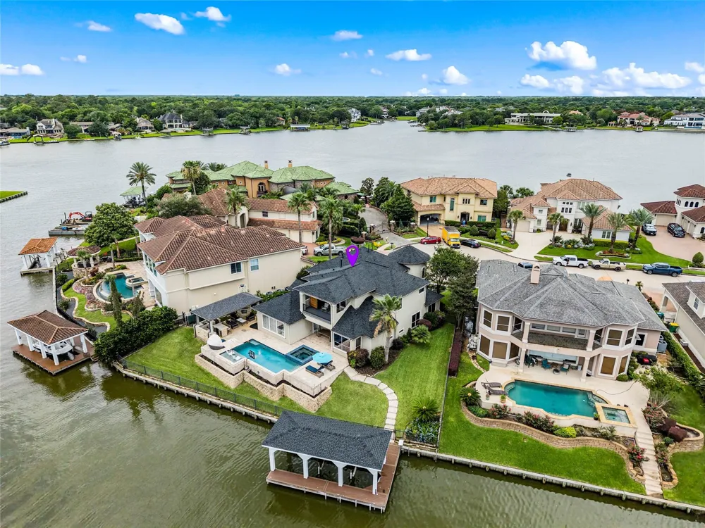 3038 S Island Drive Seabrook, TX 77586