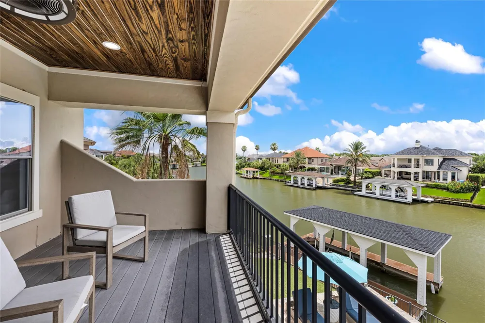 3038 S Island Drive Seabrook, TX 77586