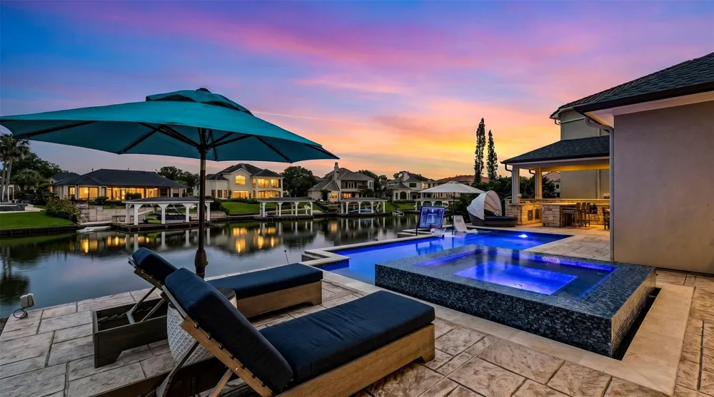 3038 S Island Drive Seabrook, TX 77586