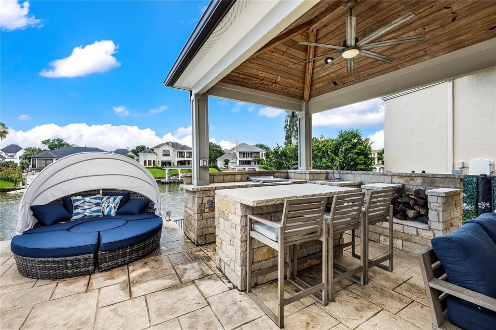 3038 S Island Drive Seabrook, TX 77586