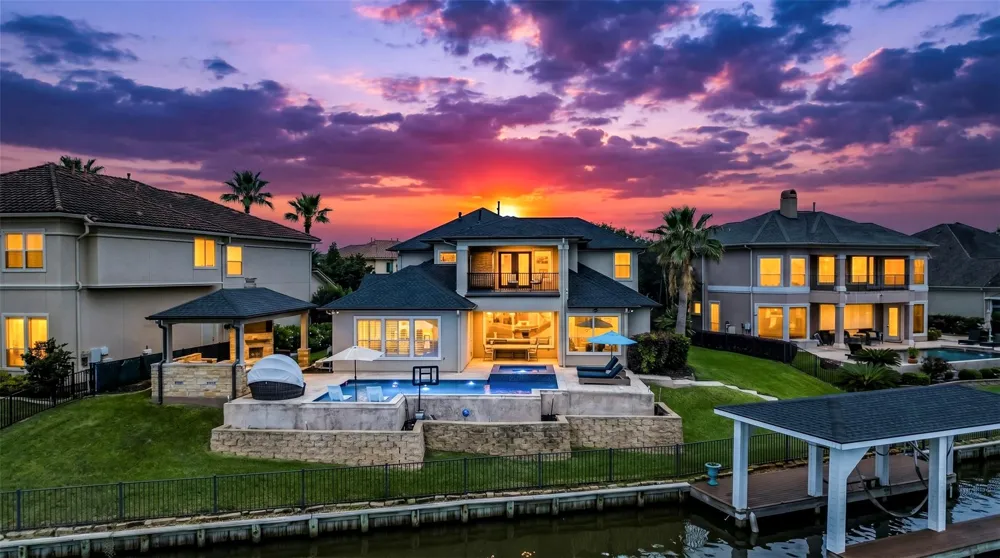 3038 S Island Drive Seabrook, TX 77586