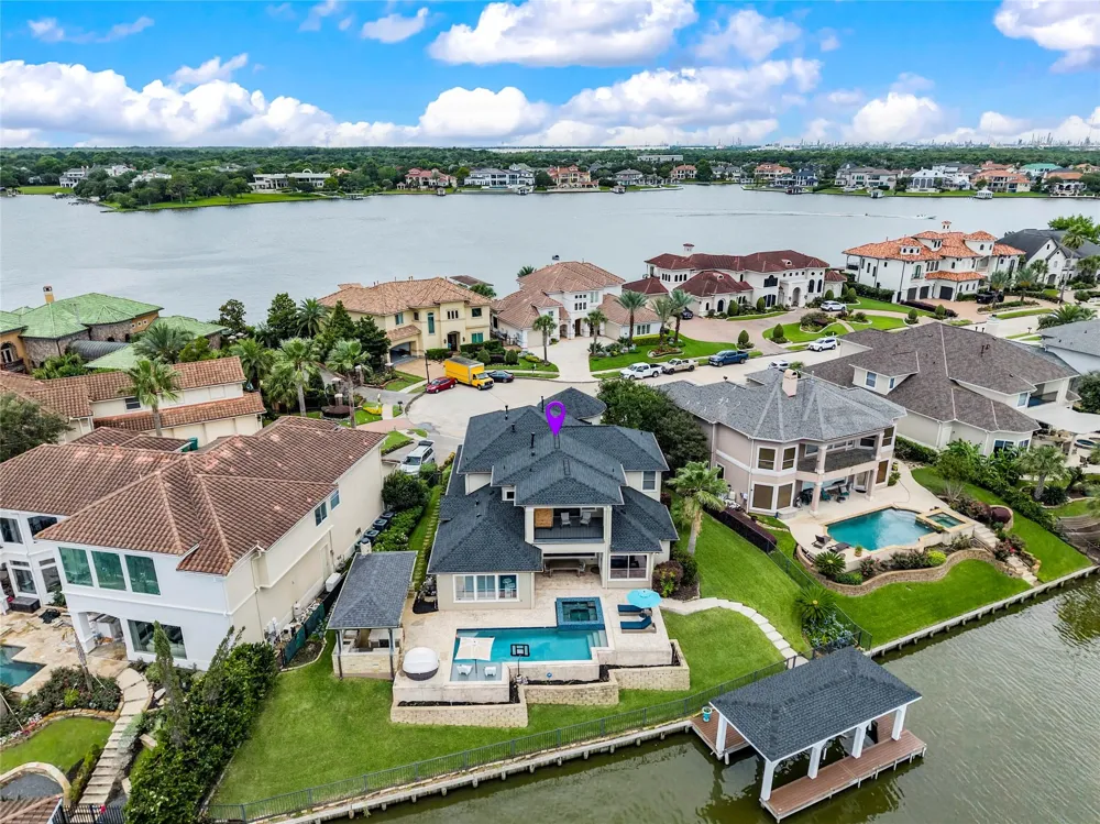 3038 S Island Drive Seabrook, TX 77586