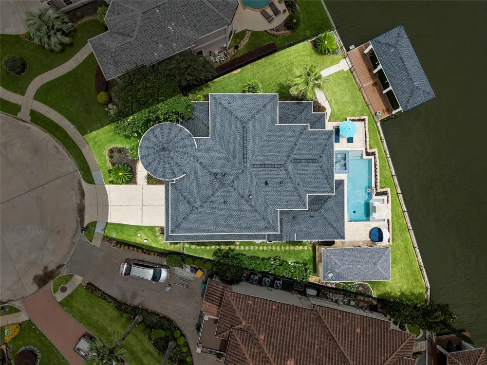 3038 S Island Drive Seabrook, TX 77586