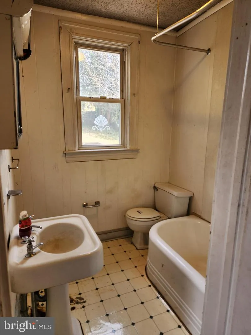 4400 WHITE AVENUE Baltimore, MD 21206