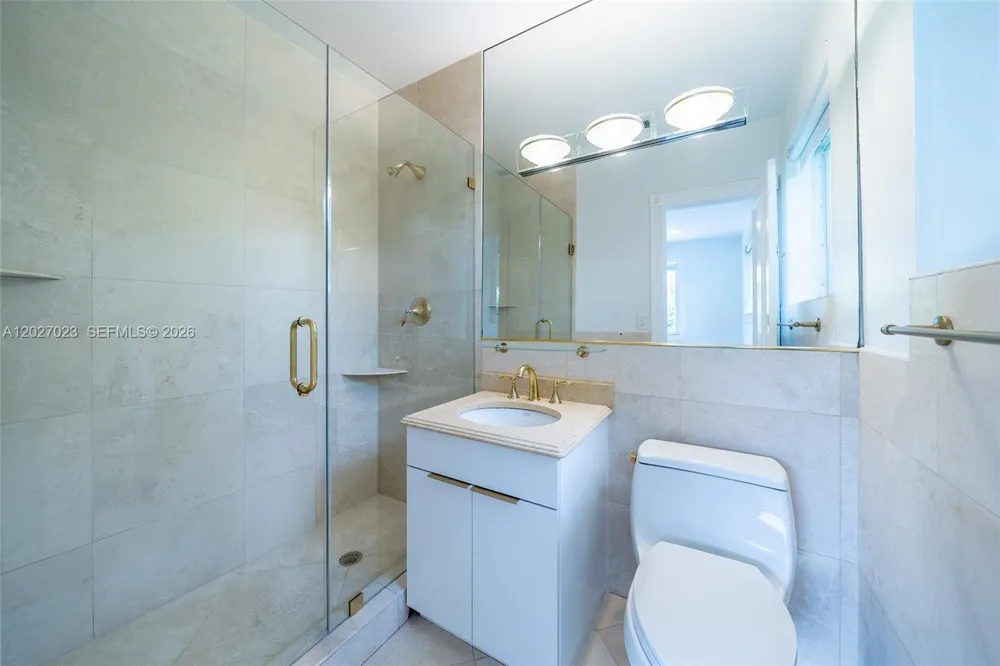 9835 W Broadview Dr Bay Harbor Islands, FL 33154