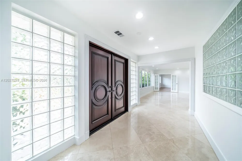 9835 W Broadview Dr Bay Harbor Islands, FL 33154