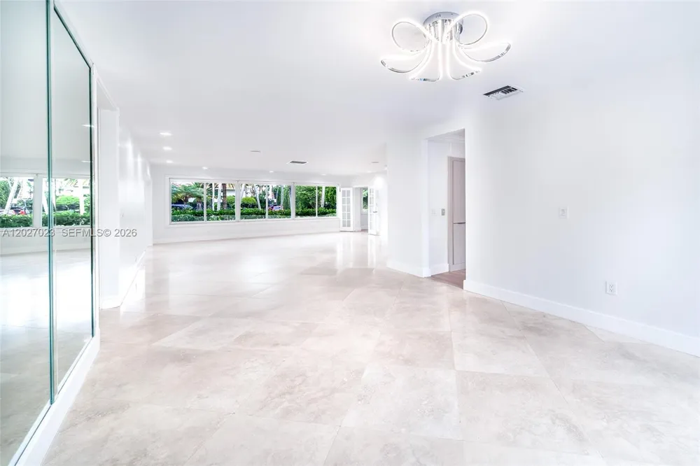 9835 W Broadview Dr Bay Harbor Islands, FL 33154