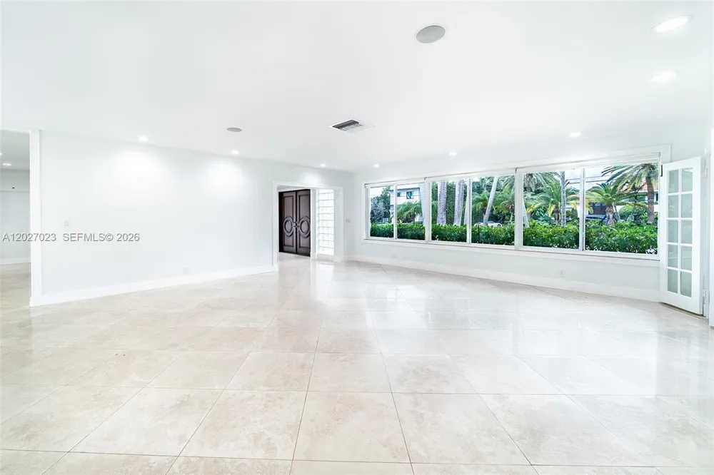 9835 W Broadview Dr Bay Harbor Islands, FL 33154