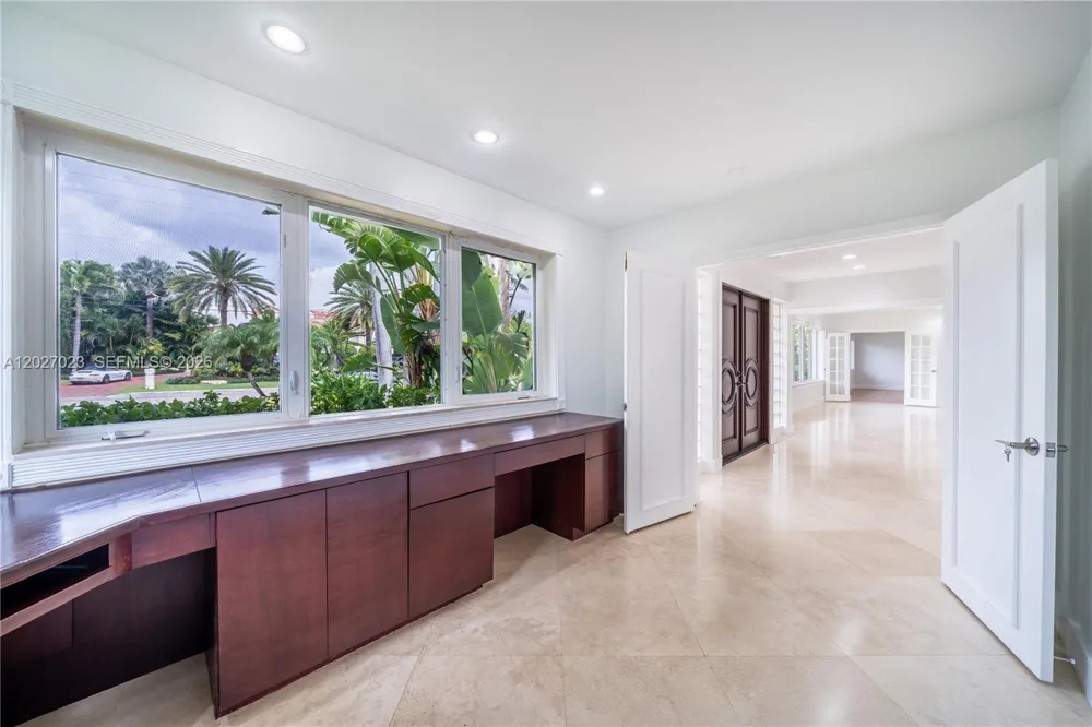 9835 W Broadview Dr Bay Harbor Islands, FL 33154