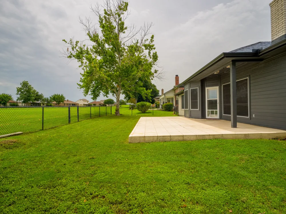 408 Spyglass Street Meadowlakes, TX 78654