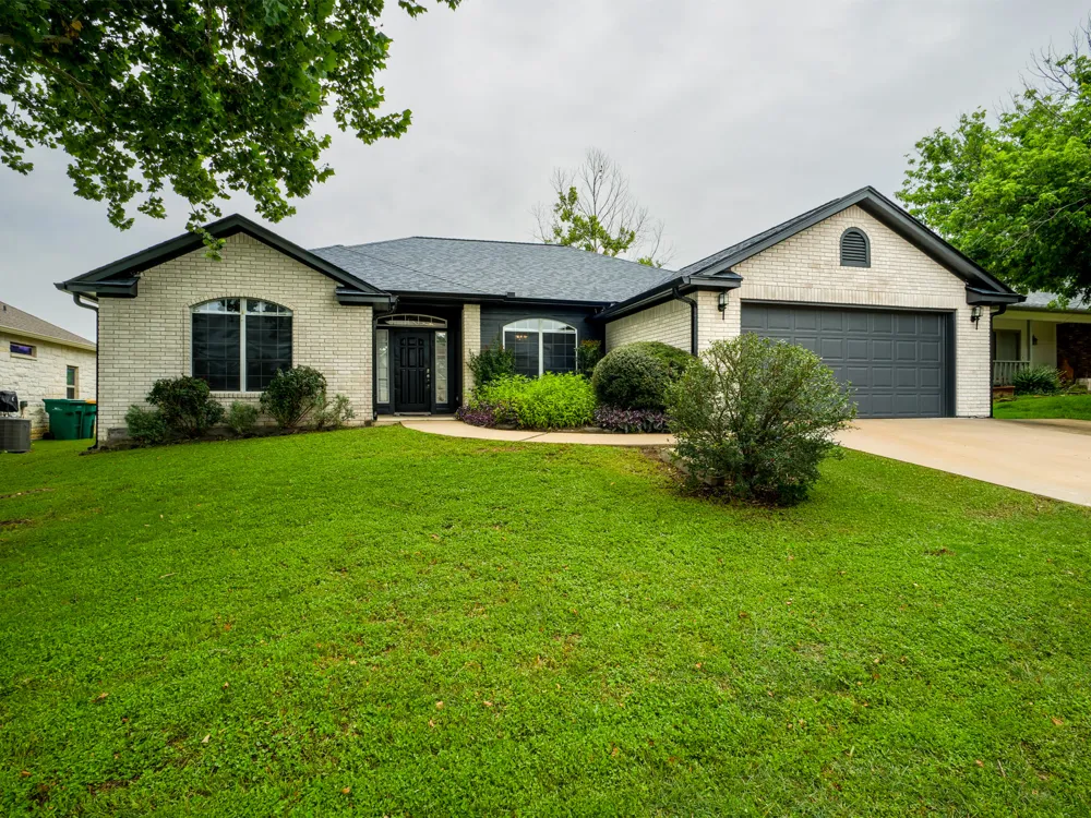 408 Spyglass Street Meadowlakes, TX 78654