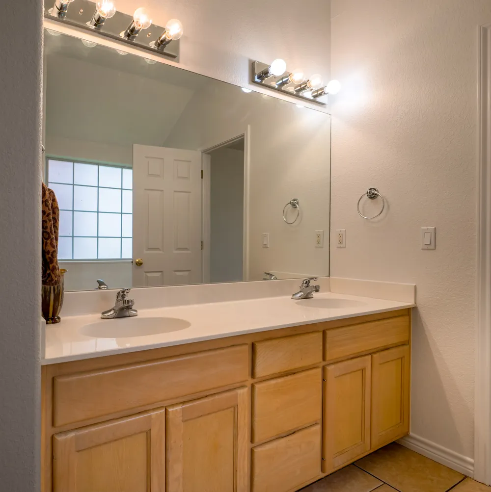 408 Spyglass Street Meadowlakes, TX 78654