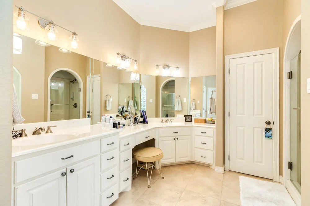 101 Mallard Dr Clute, TX 77531
