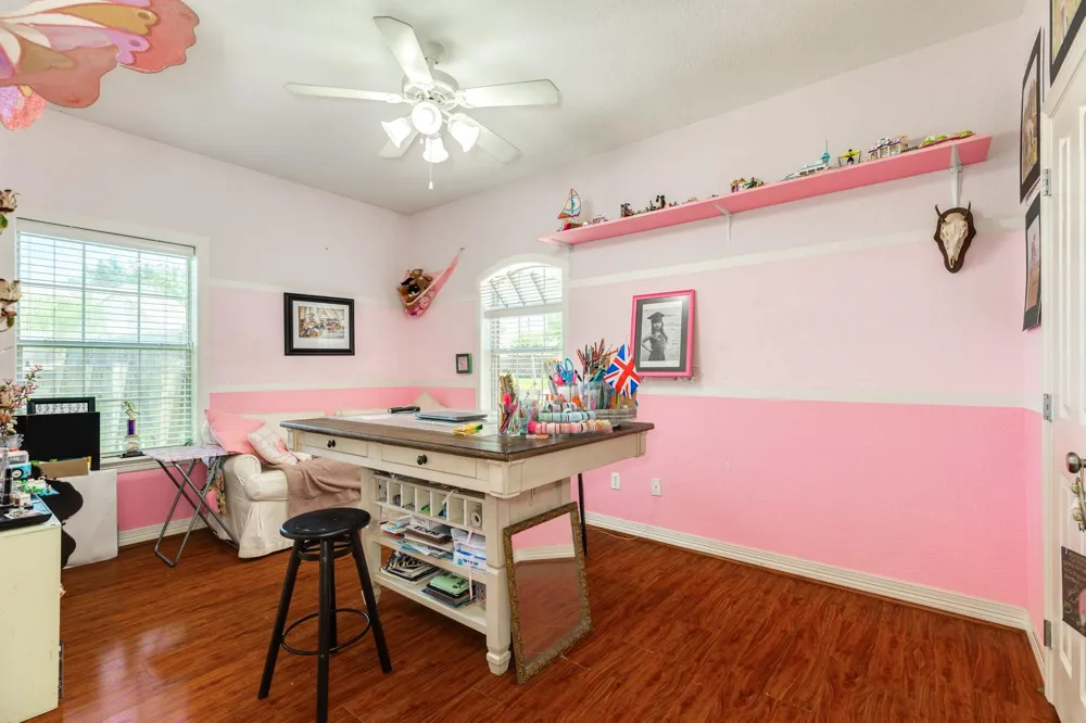 101 Mallard Dr Clute, TX 77531