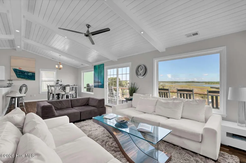 1001 S Topsail Drive Surf City, NC 28445