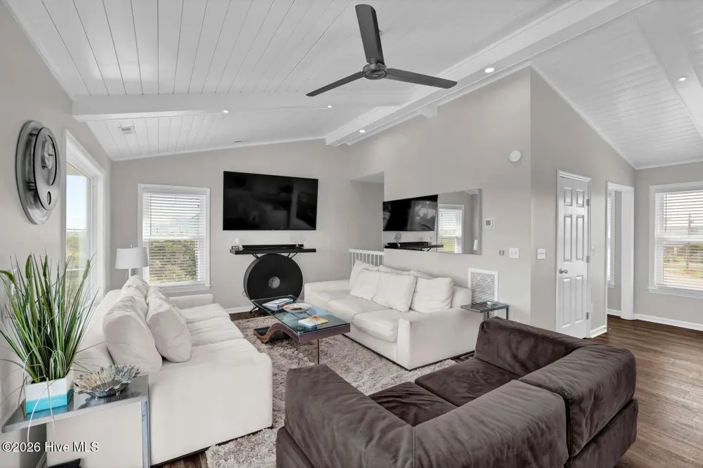 1001 S Topsail Drive Surf City, NC 28445