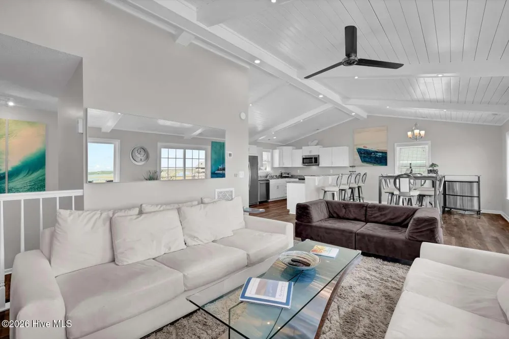 1001 S Topsail Drive Surf City, NC 28445