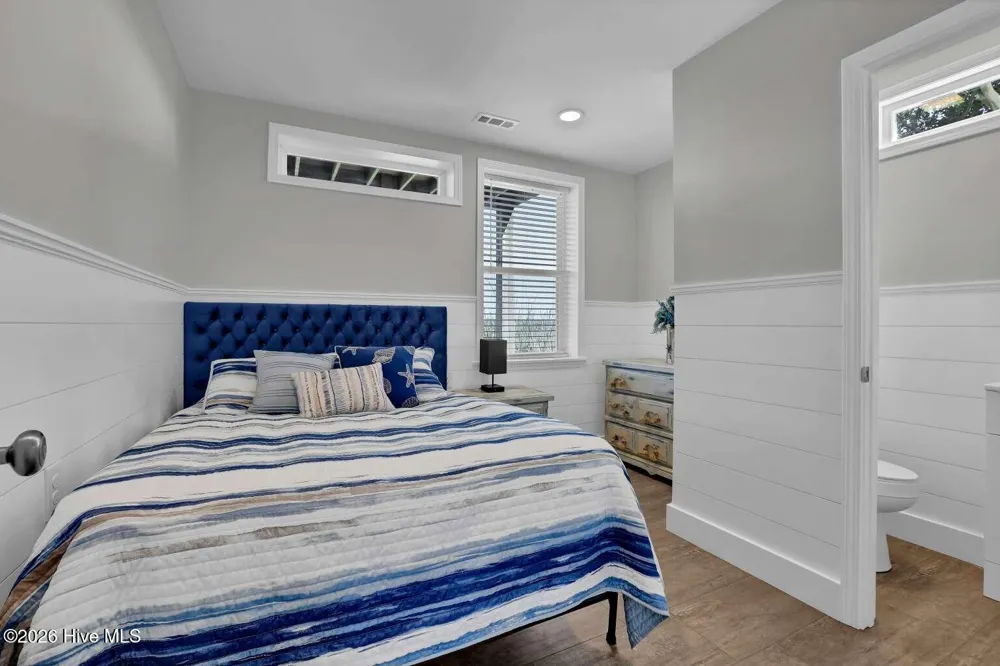 1001 S Topsail Drive Surf City, NC 28445